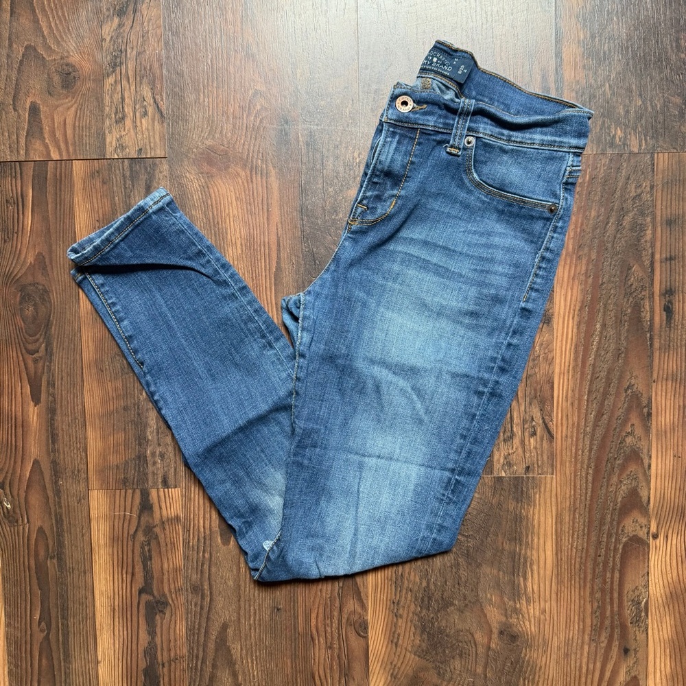 LUCKY JEANS